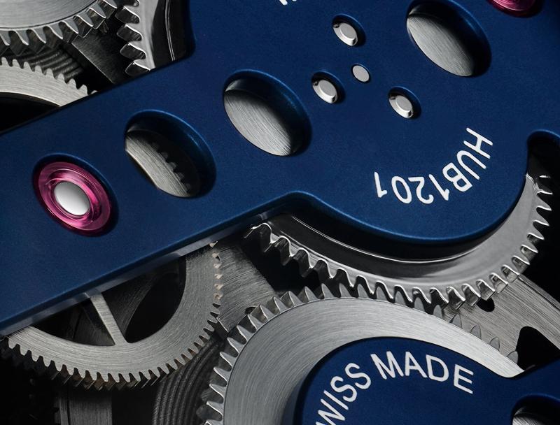 Big Bang MECA-10 Ceramic Blue 45 mm, close up