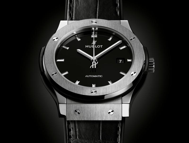 Classic Fusion Titanium Black Shiny 42 mm, bottom view
