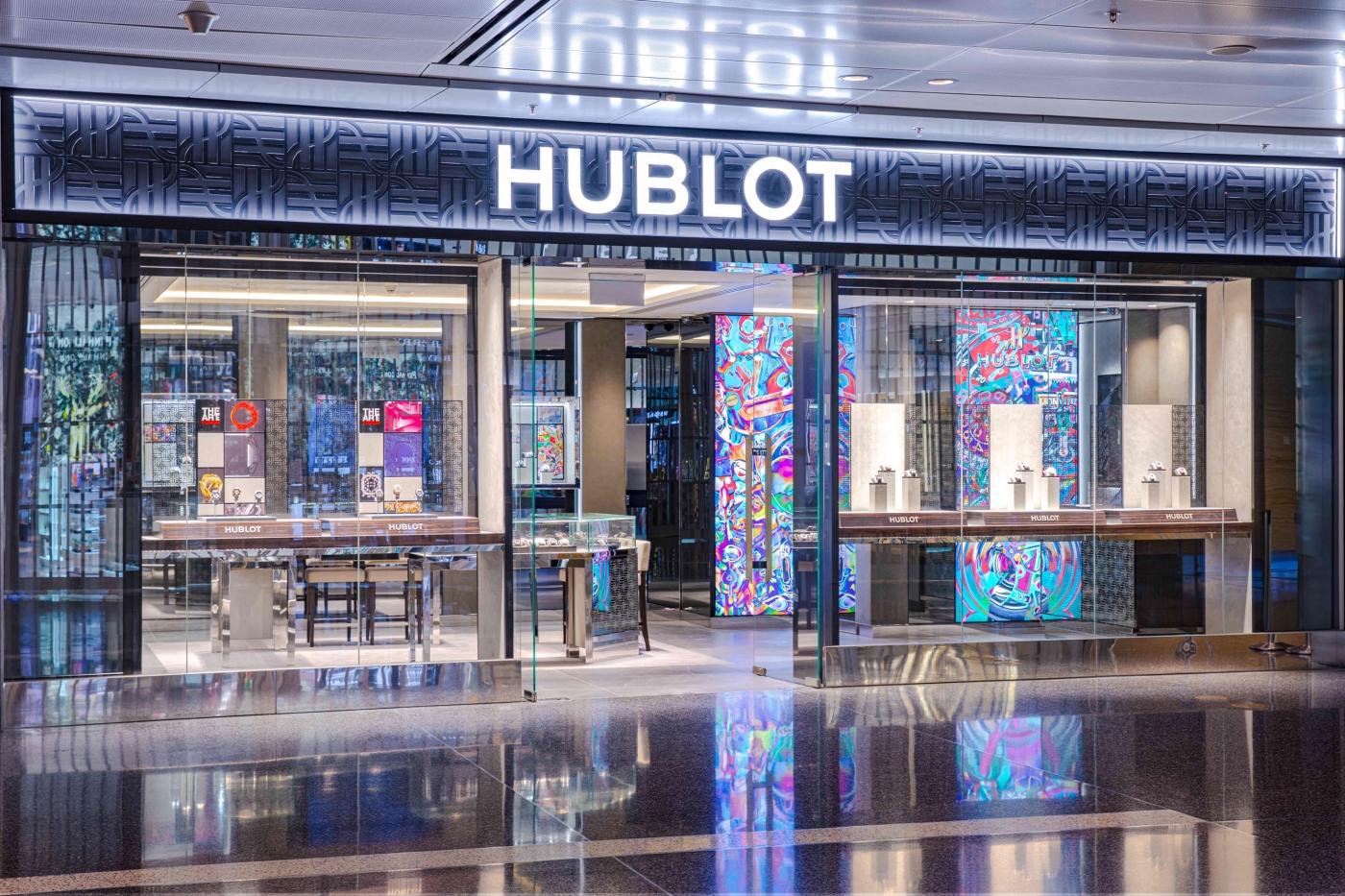Qatar-Duty-Free-hublot-boutique-outdoor