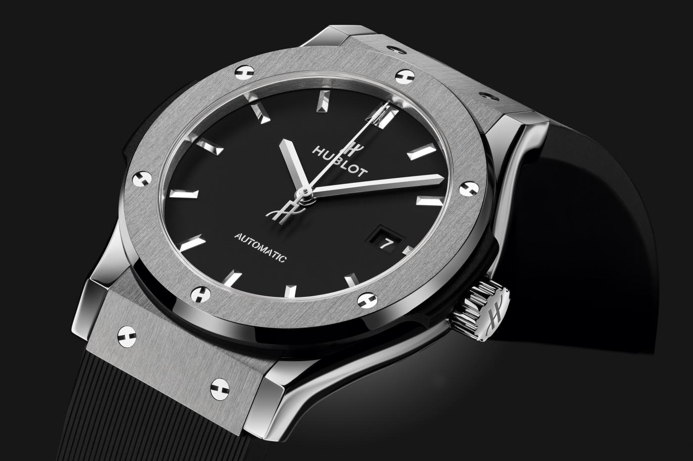 Classic Fusion Titanium on Rubber 42 mm Classic Fusion Titanium on Rubber 42 mm