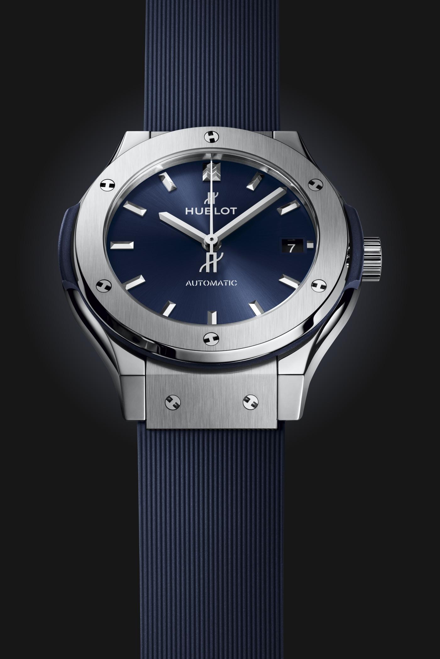 Classic Fusion Titanium Blue 38 mm Classic Fusion Titanium Blue 38 mm