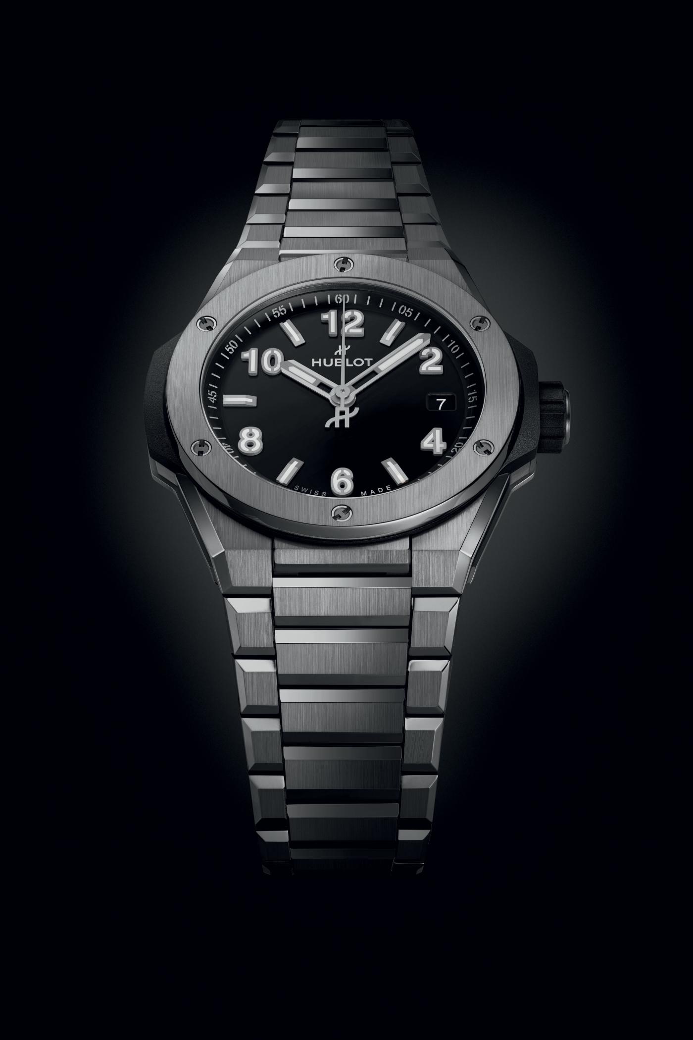 Big Bang Integrated Time Only Titanium 38 mm Hublot
