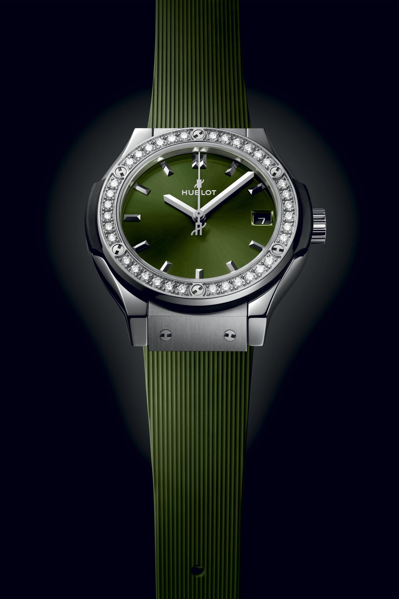 Classic Fusion Titanium Green Diamonds 33 mm | Hublot