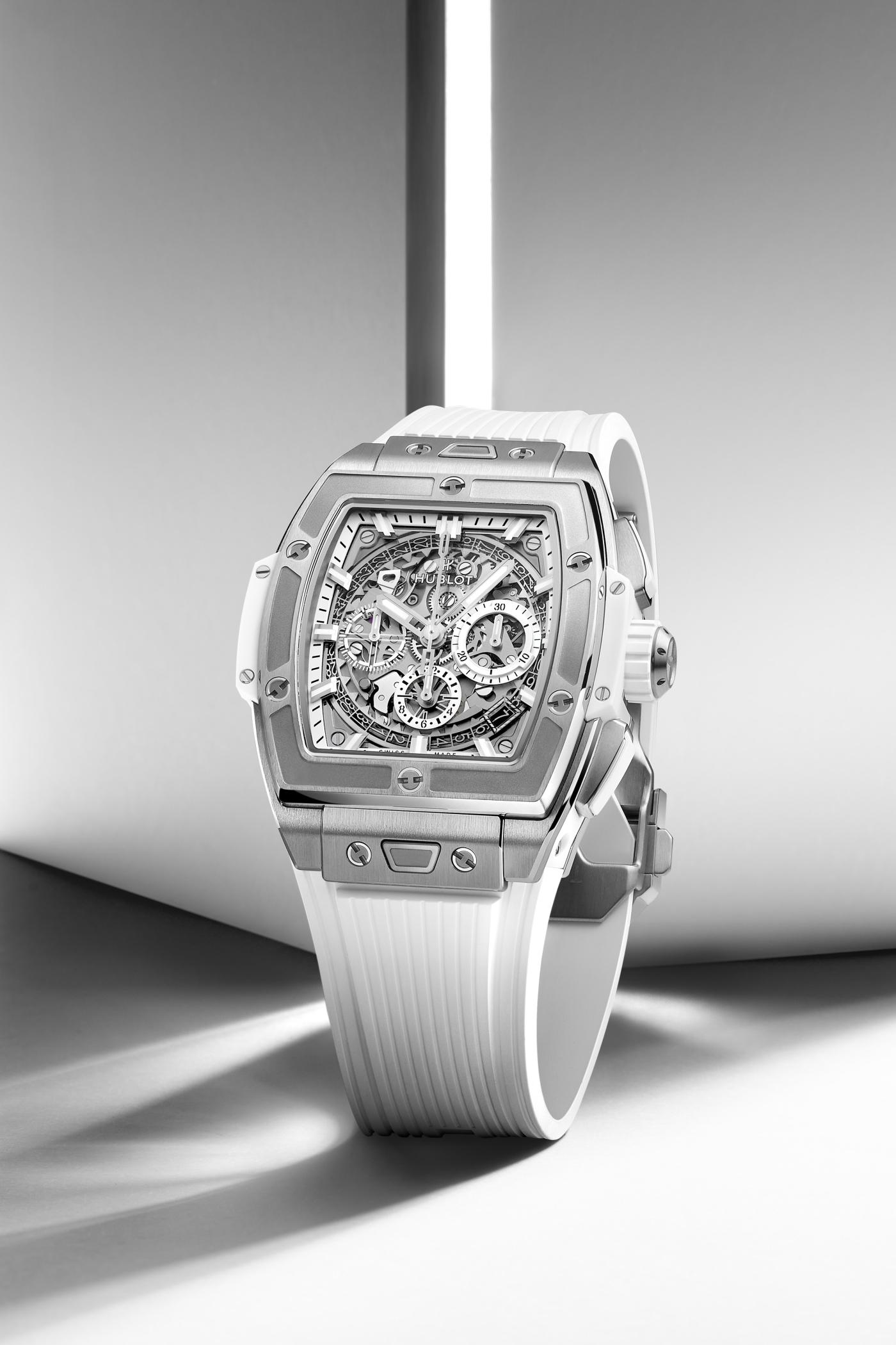 Spirit of Big Bang Titanium White 42 mm - Lifestyle