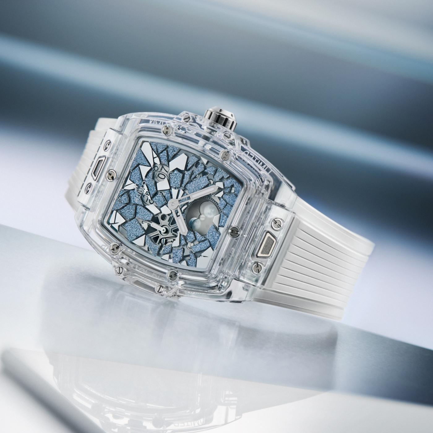 Spirit of Big Bang Impact Sapphire 42 mm - Lifestyle image