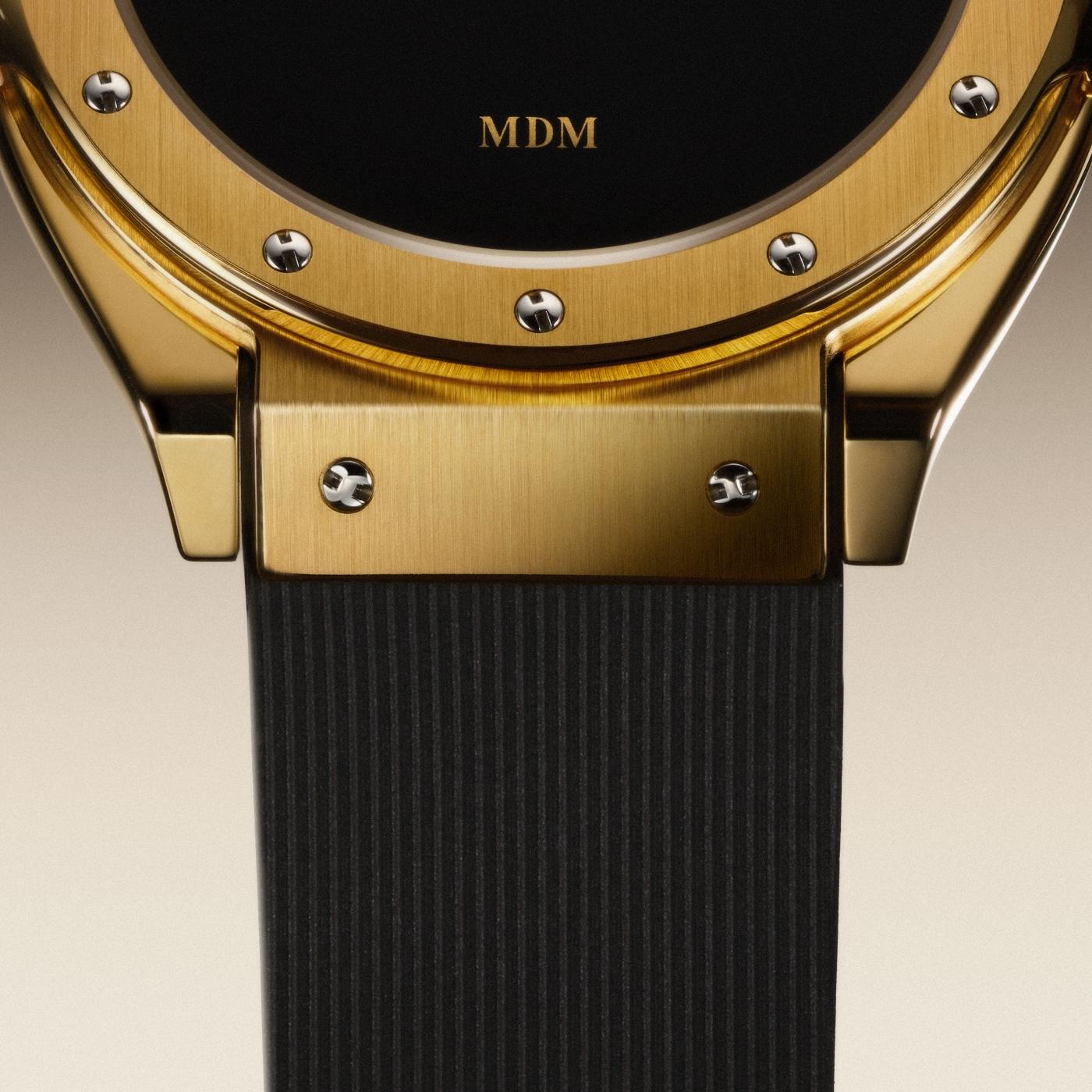 CF-Tributo-Yellow-Gold-Close-Up-Square-2