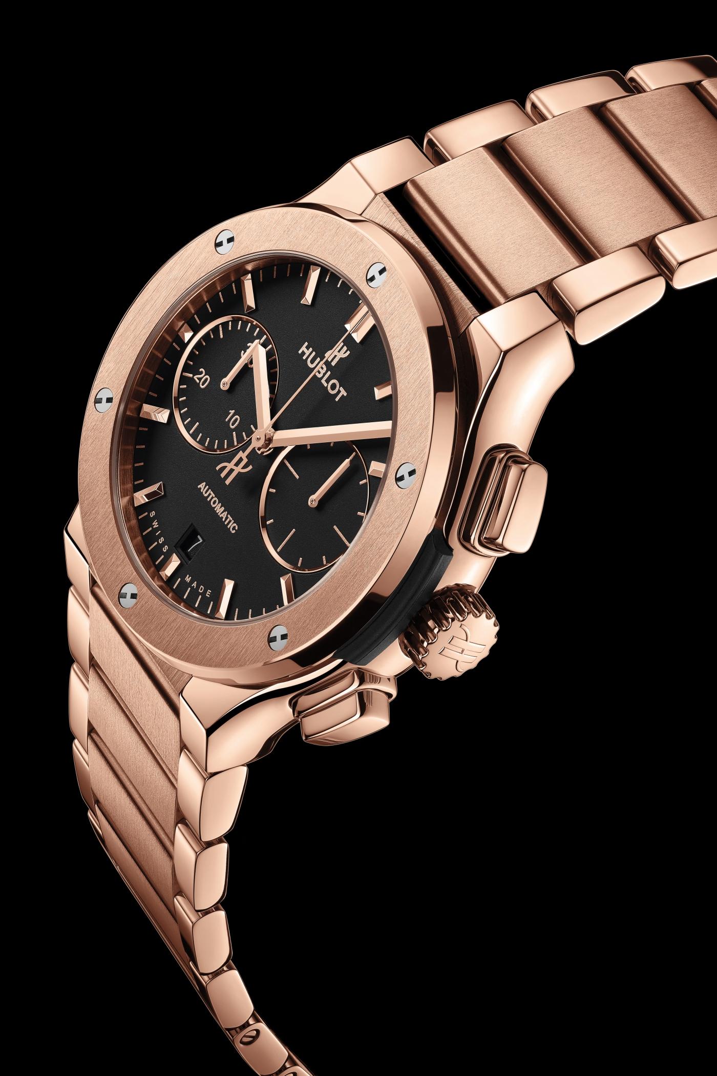 classic fusion chronograph king gold bracelet 45 mm, side view