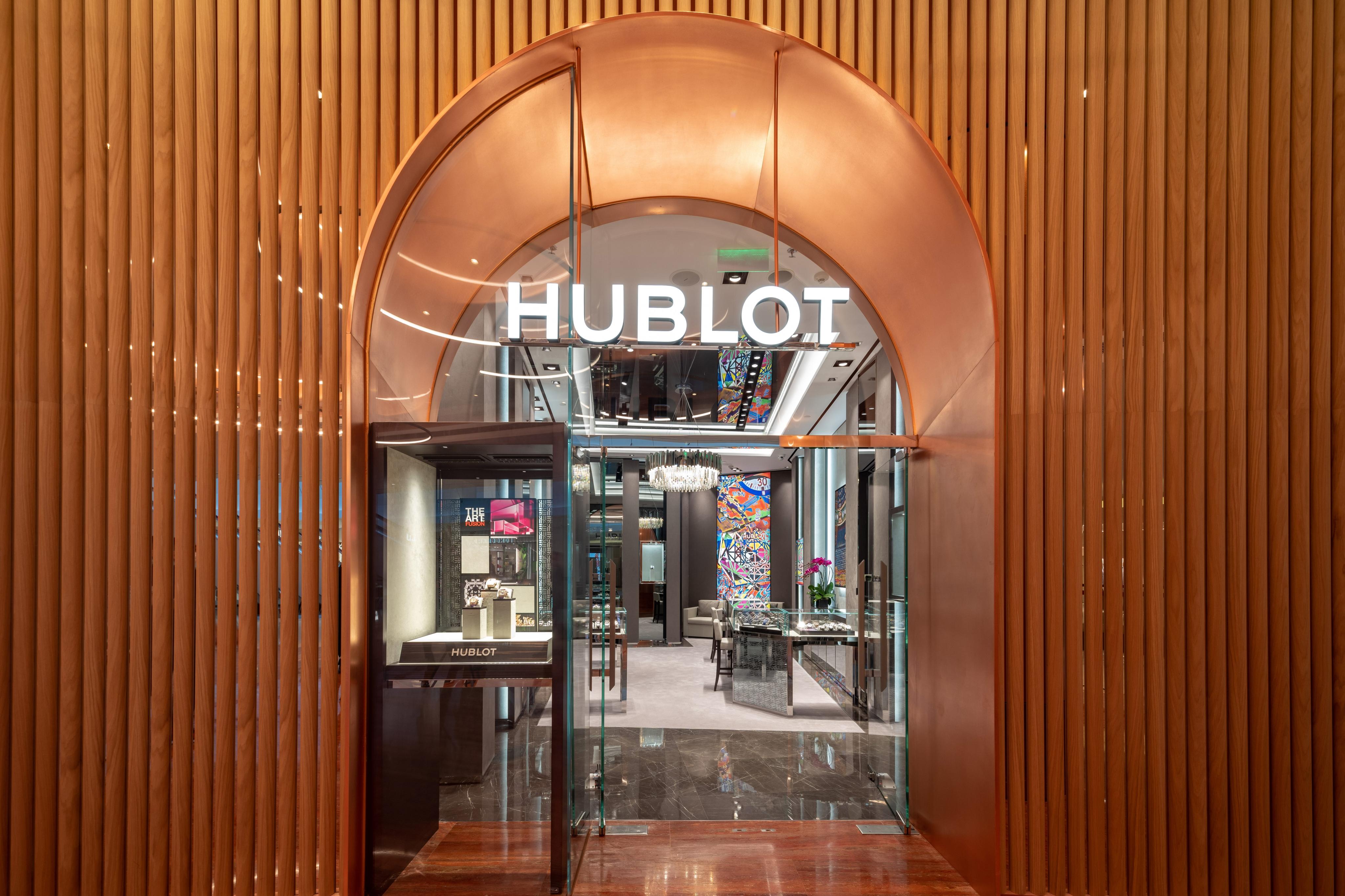 Guangzhou-hublot-boutique-outdoor